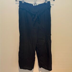 Abercrombie Kids Girl’s Black Plants in Size 9/10.